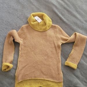 Guess Long Sleeve Turtleneck Top Size: Small